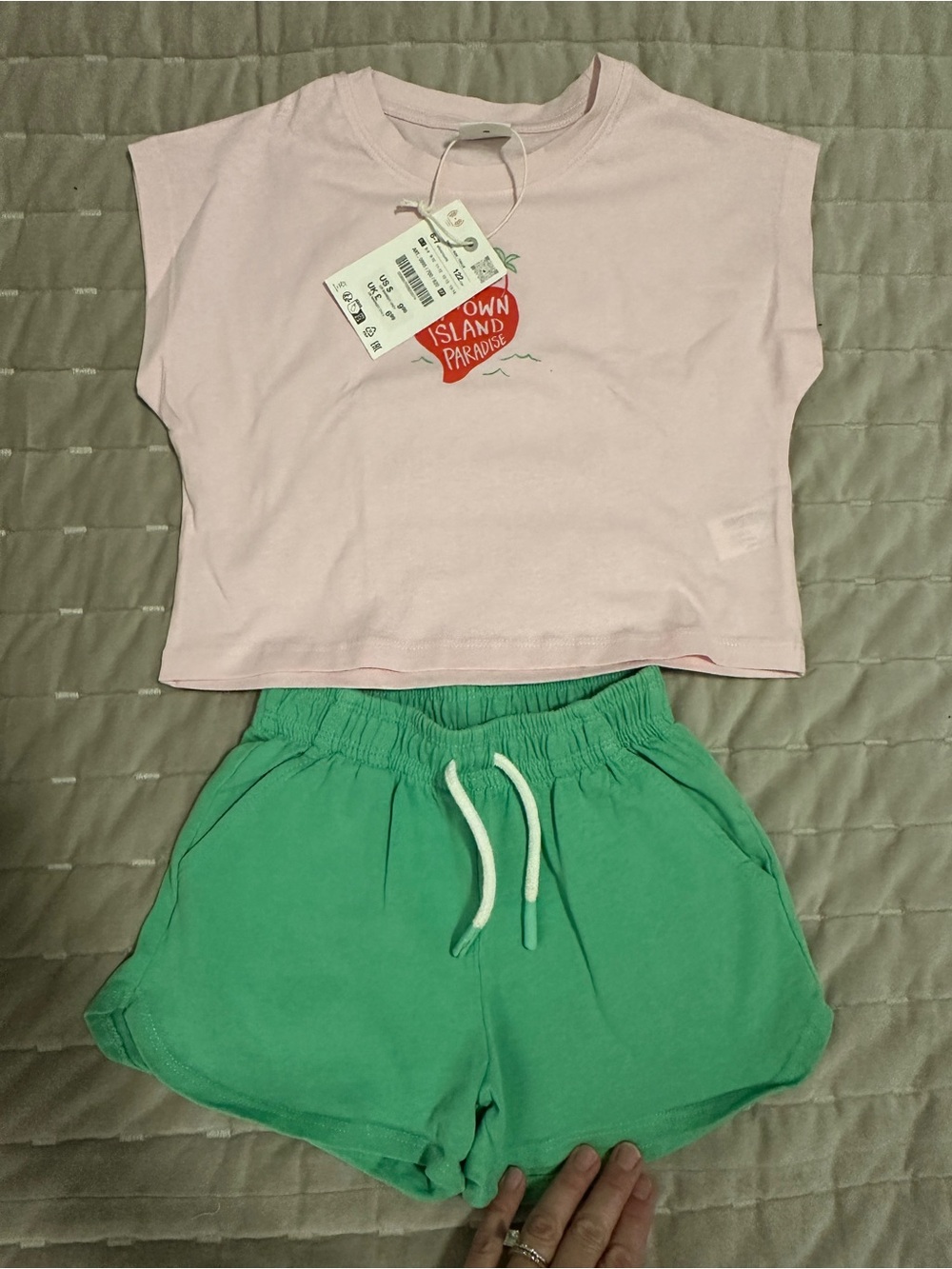 ZARA KIDS BUNDLE OF T-SHIRT AND PLAIN SHORTS SIZE 6